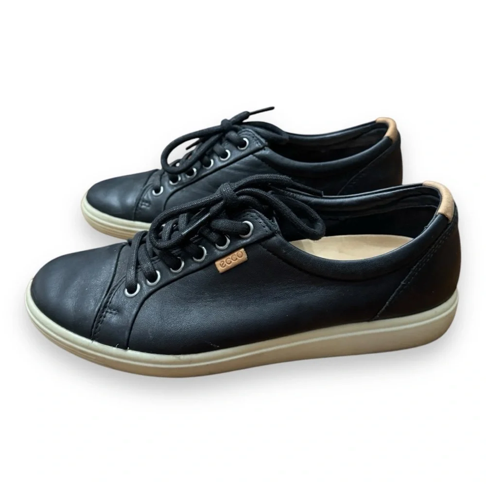 ECCO Soft 7 Black Soft Leather Lace Up Sneakers Perforated Women’s Size 39 US 8